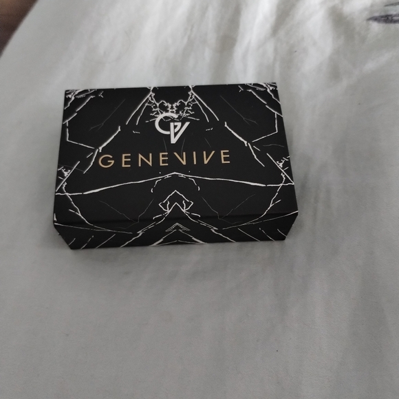 Genevive earrings - Picture 4 of 4